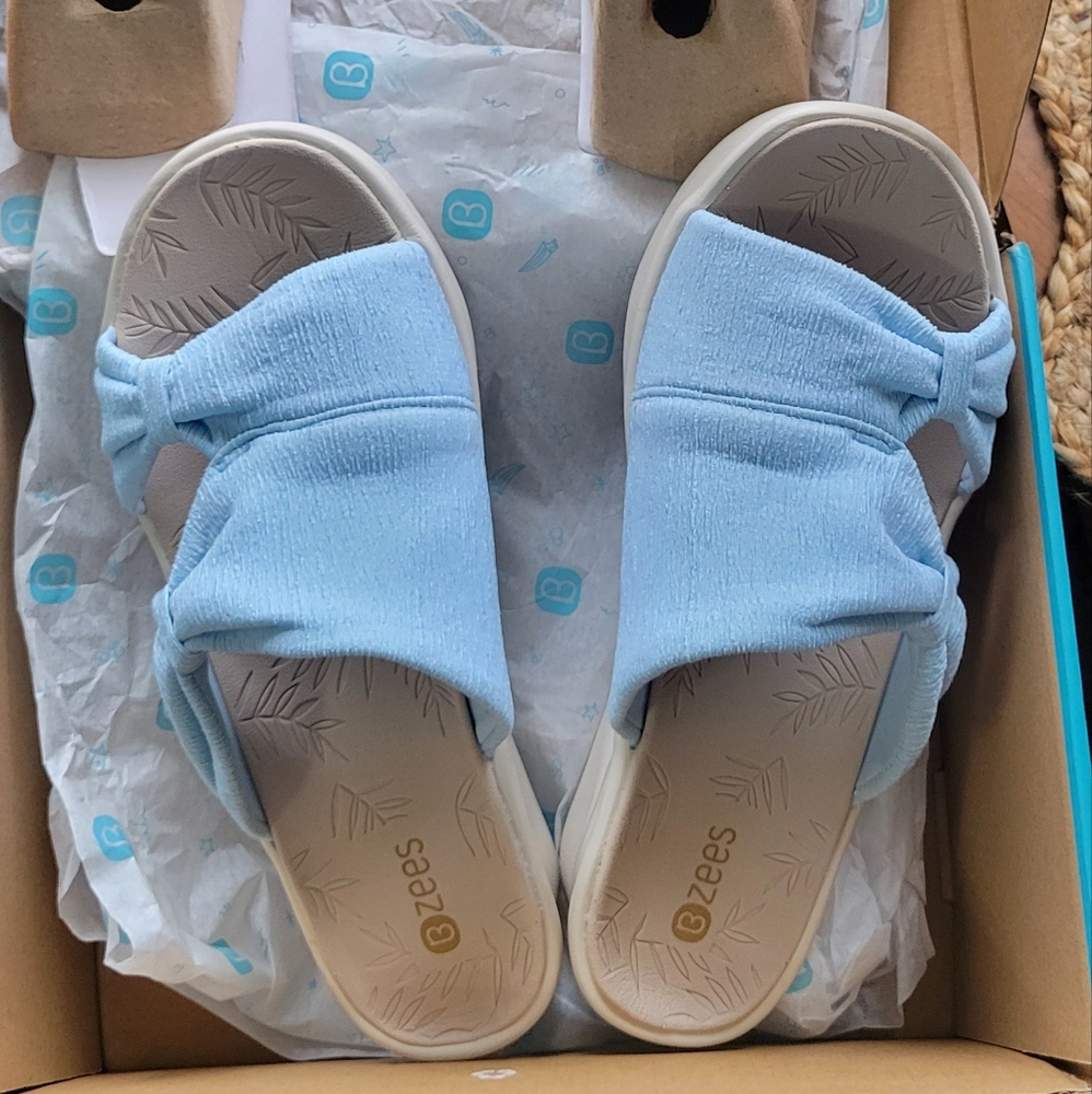 Bzees Smile More Slide, Bow Strap Washable Slide, Size 10W, Color Blue